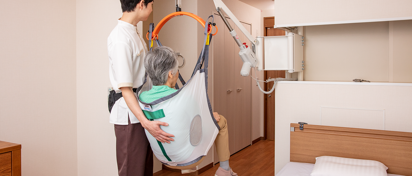 壁収納型介護リフト(グッドタイム リビング センター南)
