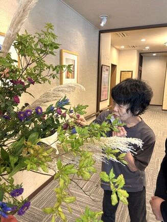 フロントのお花、秋の設え