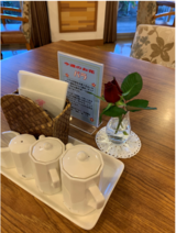 レストランの卓上花