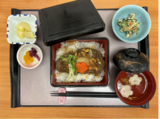 選べるおかず～ステーキ重～