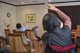 椅子で行うヨガ教室