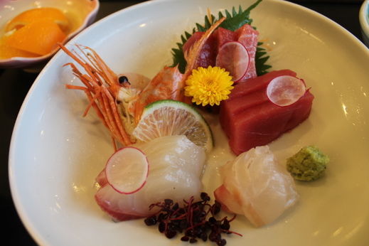 お刺身盛り合わせとおすすめ小鉢 | グッドタイム リビング 長津田