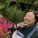 新緑の中の彩り
