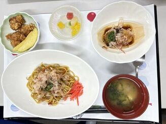 お祭り気分でランチタイム