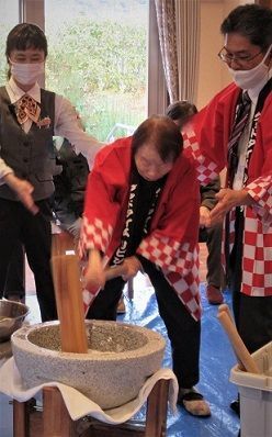 お餅つき.jpg