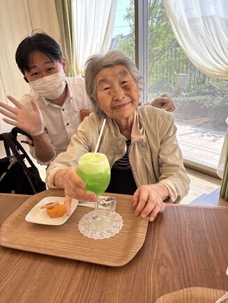シュワシュワッ‼ クリームソーダ!