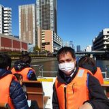 春の風を受けながら