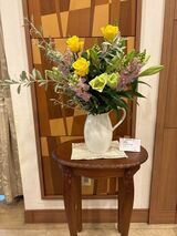 ゲストハウスを彩る生け花