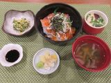 スペシャルメニュー　「サーモンいくら丼」