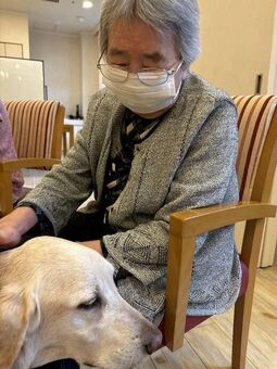 ドッグセラピー202511-②.jpg