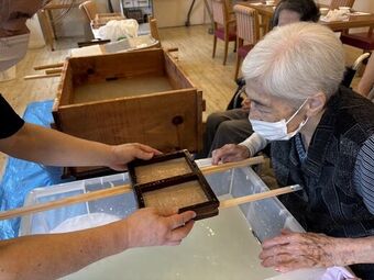 紙すき体験202607-⑤.jpg